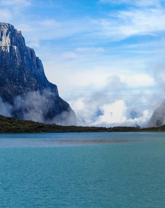 Lake Chinancocha (Llanganuco) | Ancash